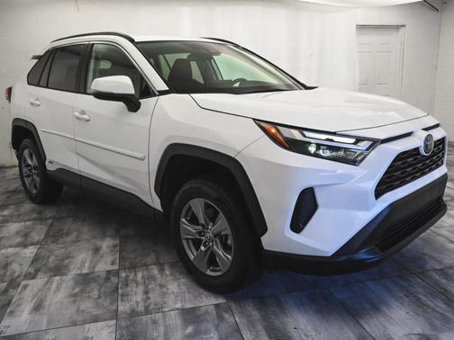 2024 Toyota RAV4 Hybrid LE