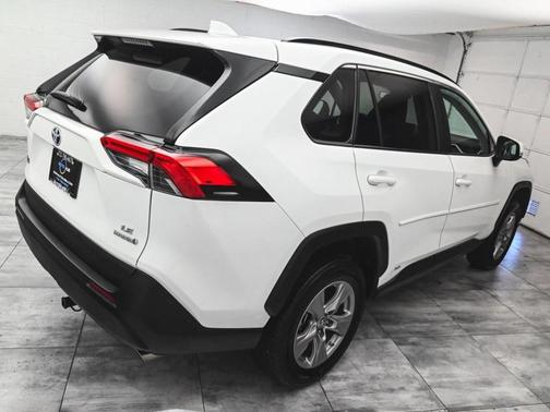 2024 Toyota RAV4 Hybrid LE