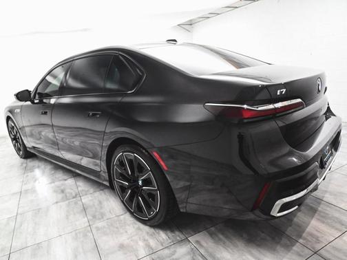 2024 BMW i7 M70