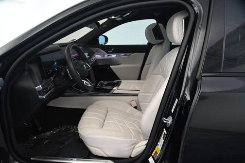 2024 BMW i7 M70