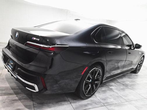 2024 BMW i7 M70