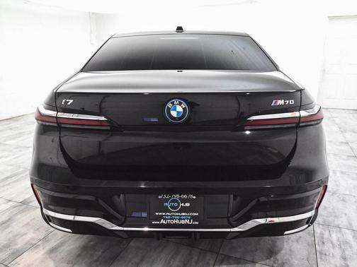 2024 BMW i7 M70