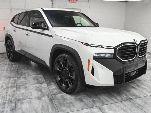 2024 BMW XM Base