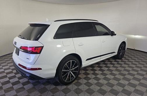 2023 Audi Q7 55 Premium Plus
