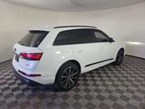 2023 Audi Q7 55 Premium Plus