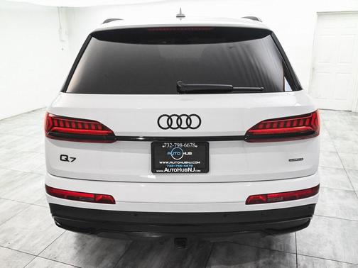 2023 Audi Q7 55 Premium Plus