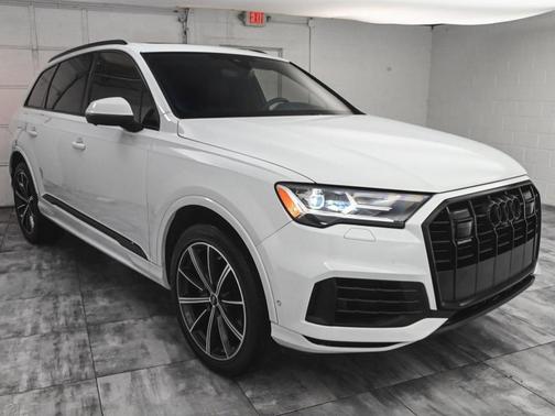 2023 Audi Q7 55 Premium Plus