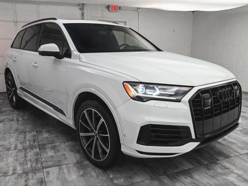 2023 Audi Q7 55 Premium Plus