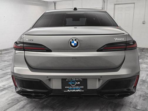 2023 BMW 760 760i xDrive