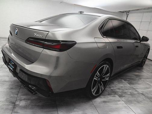 2023 BMW 760 760i xDrive