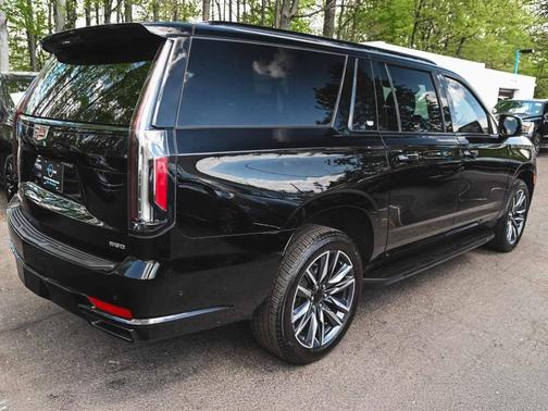 2022 Cadillac Escalade ESV Sport