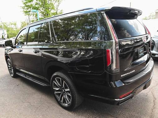 2022 Cadillac Escalade ESV Sport