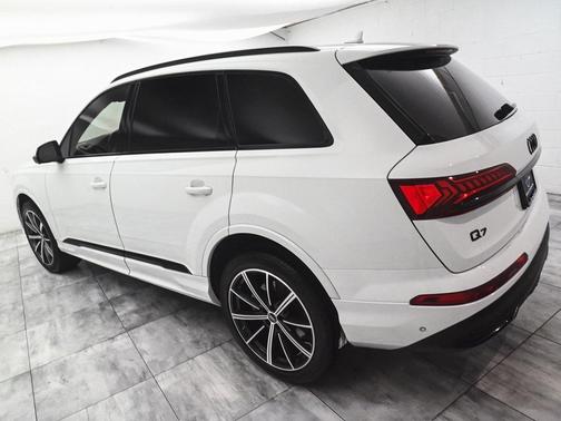 2023 Audi Q7 55 Premium Plus