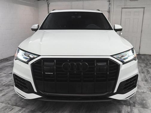 2023 Audi Q7 55 Premium Plus