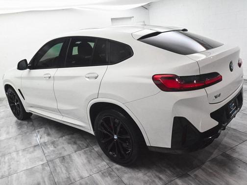 2023 BMW X4 xDrive30i