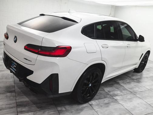 2023 BMW X4 xDrive30i