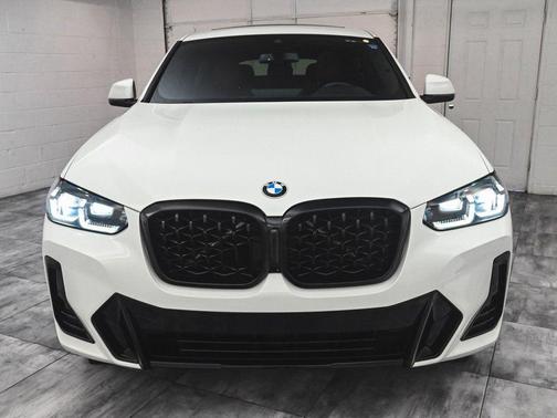 2023 BMW X4 xDrive30i