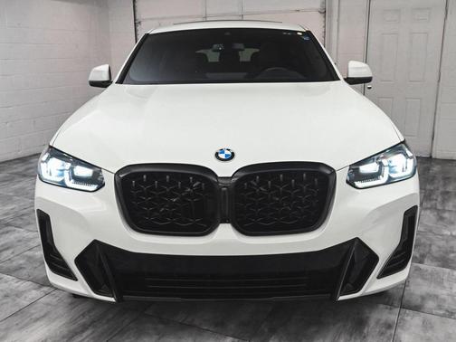 2023 BMW X4 xDrive30i