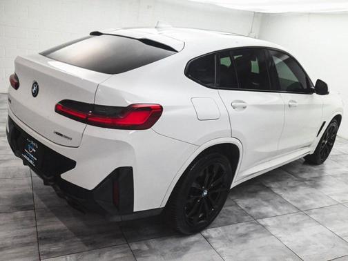 2023 BMW X4 xDrive30i
