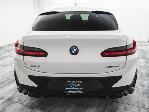 2023 BMW X4 xDrive30i