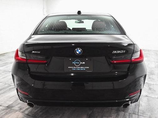 2023 BMW 330 i xDrive
