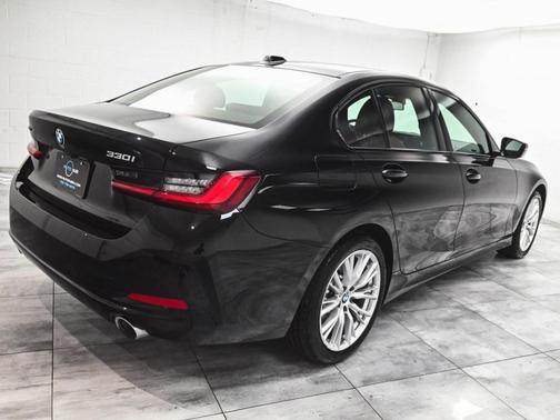 2023 BMW 330 i xDrive
