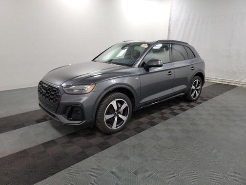 2022 Audi Q5 45 S line Premium Plus
