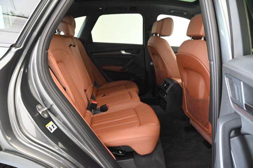 2022 Audi Q5 45 S line Premium Plus