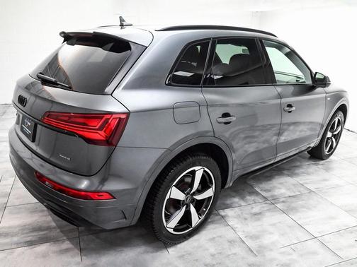 2022 Audi Q5 45 S line Premium Plus