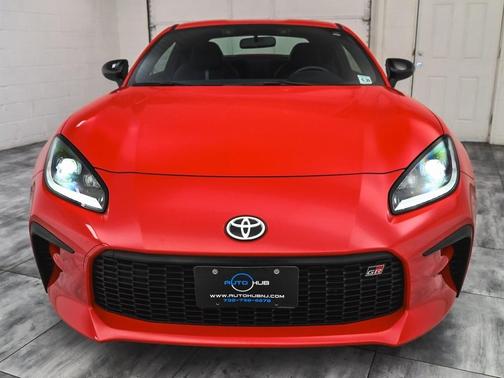 2024 Toyota GR86 Premium