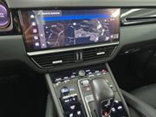 2022 Porsche Cayenne Platinum Edition