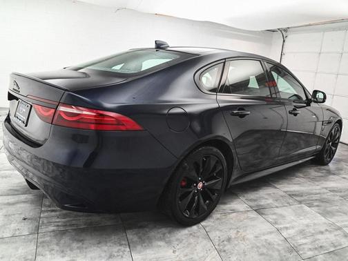 2023 Jaguar XF P300 R-Dynamic SE