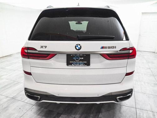 2020 BMW X7 M50i