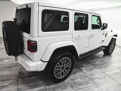 2021 Jeep Wrangler Unlimited Sahara Altitude