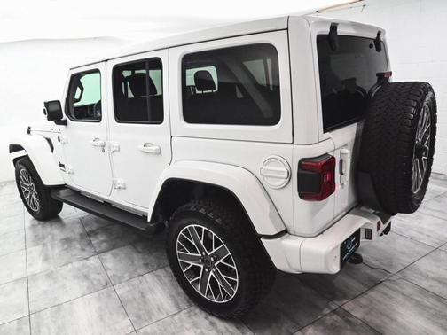 2021 Jeep Wrangler Unlimited Sahara Altitude