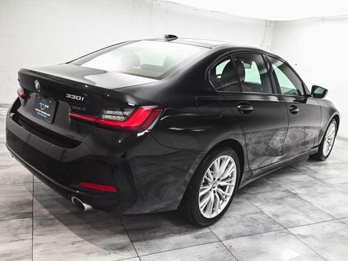 2023 BMW 330 i xDrive