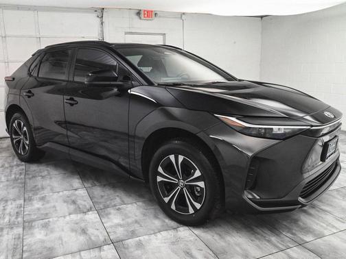 2025 Toyota bZ4X XLE