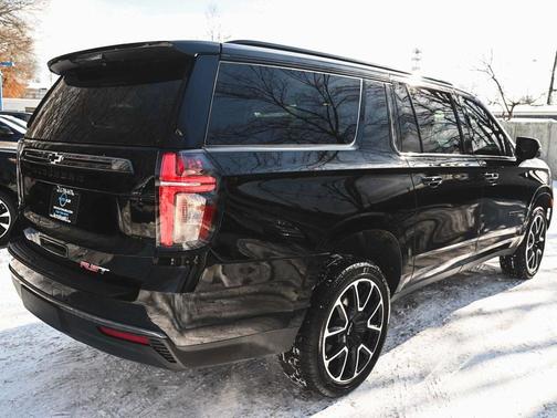 2022 Chevrolet Suburban RST