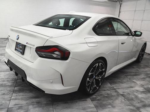 2025 BMW M240 i xDrive