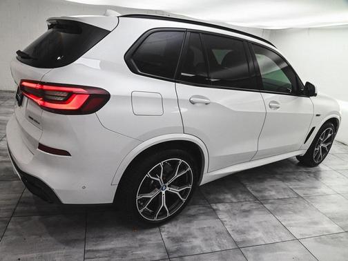 2022 BMW X5 PHEV xDrive45e