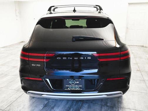 2024 Genesis Electrified GV70 Advanced