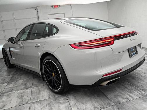 2020 Porsche Panamera 4