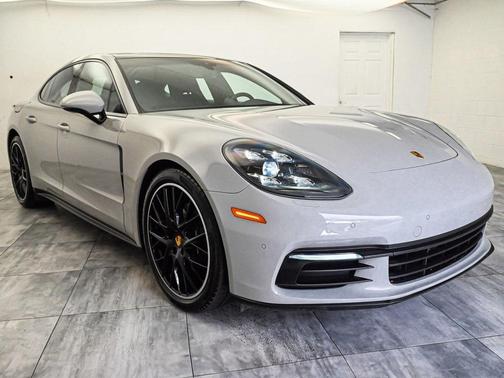 2020 Porsche Panamera 4