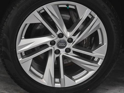 2021 Audi Q7 55 Premium Plus