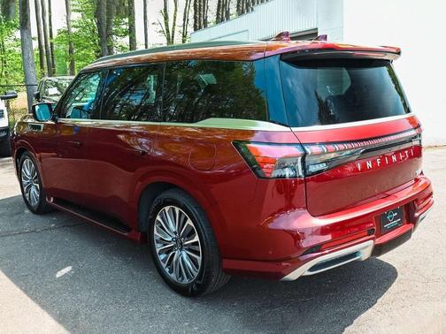 2025 INFINITI QX80 SENSORY