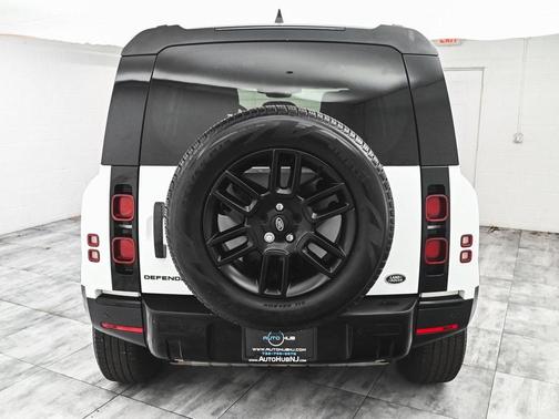 2023 Land Rover Defender 110 S