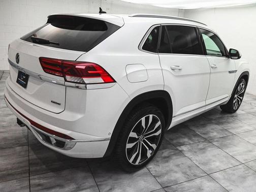2022 Volkswagen Atlas Cross Sport 3.6L V6 SEL Premium R-Line