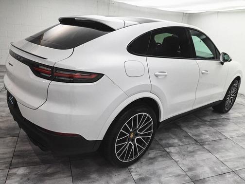 2022 Porsche Cayenne AWD