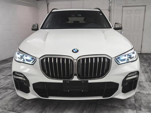 2021 BMW X5 M50i