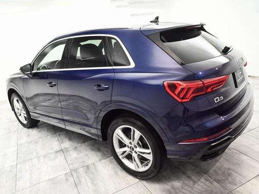 2022 Audi Q3 45 S line Premium